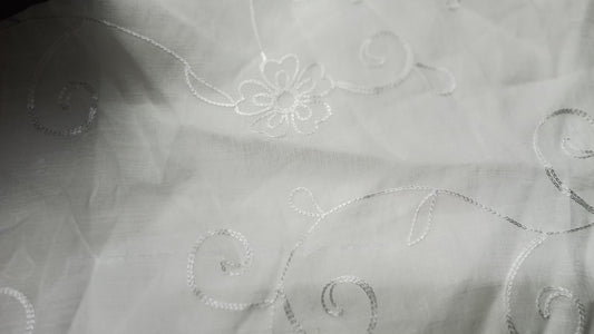 Linen Fabric with White Chain Embroidery – Lightweight & Breathable